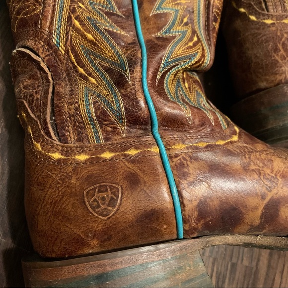 Ariat Womens Boots 7.5 Brown Embroidered with Turquoise Detail Mid Calf - Picture 2 of 11